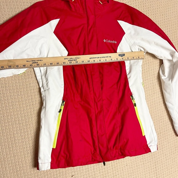 Columbia Women's Red and White Jacket Size Medium - Picture 9 of 11